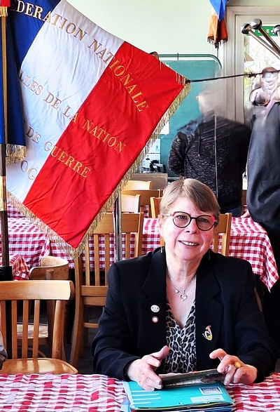 01-Présidente = Bernadette Camphin.